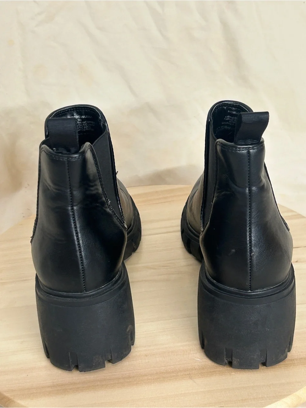 Steve Madden Howler Women's Black Chelsea Ankle Boots Chunky Lug Sole US 8.5M - Picture 4 of 7